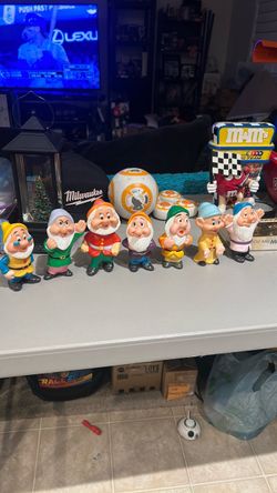 Vintage The Seven Dwarfs Squeaky Plastic Vinyl Figures - Disney 5"