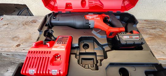 Milwaukee sawzall m18 fuel tool battery 5ah Charger