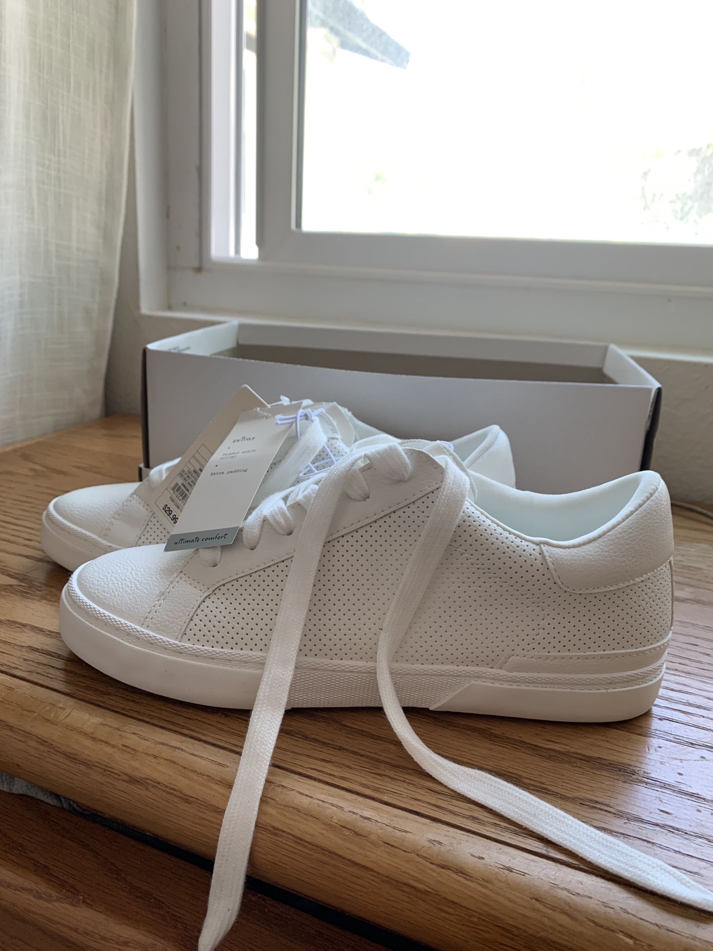 Target Women’s White Sneakers Brand New