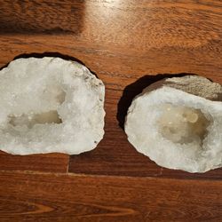Agate quartz geodes 7 pieces