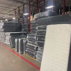 Queen Mattress Come And Box  Spring  - Free Delivery 🚚 To Reasonable Distance
