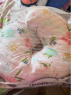 Nursing pillow