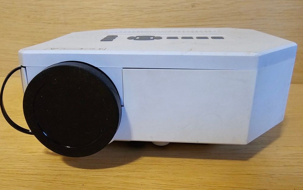 UNIC UC30 Mini LED Projector