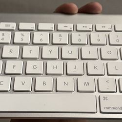 Apple Wireless Keyboard 
