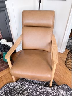 Crate & Barrel Domingo Leather Reclining Chair – Camel Leather – Like New