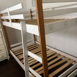 Free wooden bunk bed