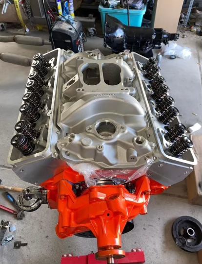 Small Block Chevy 283/305/350/383/454/LS Engine