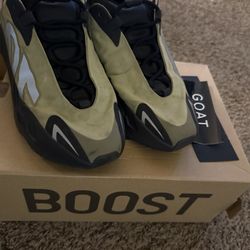 Yeezy 700
