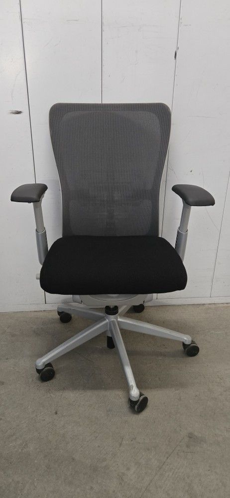 Haworth Zody Ergonomic Task Chair In Good Conditions