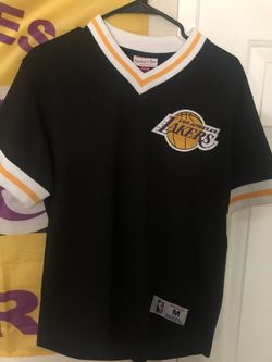 LAKERS JERSEY SIZE MEDIUM