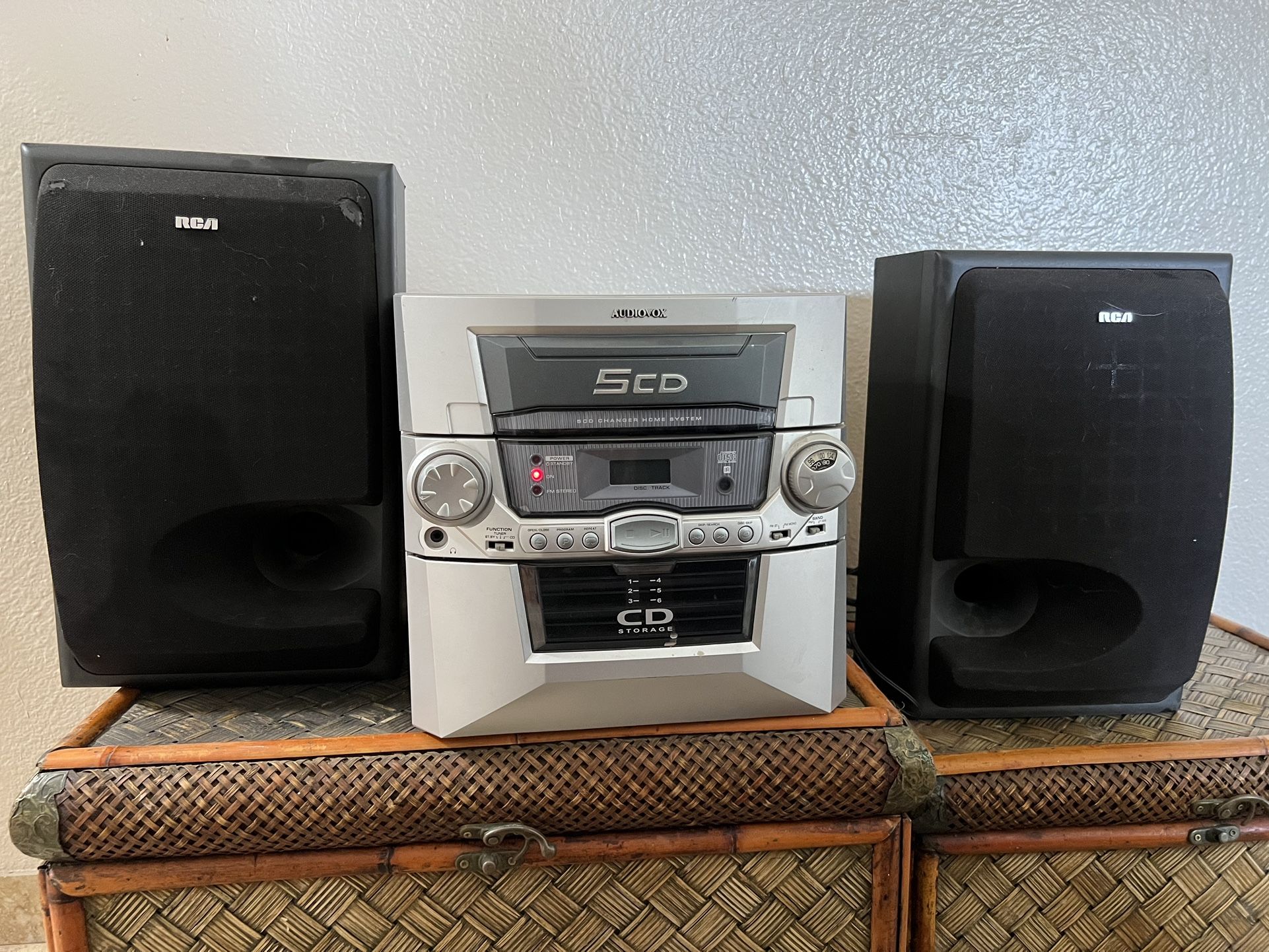Audiovox CD1072 5 disc Cd Player Stereo Boombox