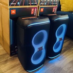 JBL >< Partybox Club Live 120 Portable Bluetooth Party Speaker, Wireless Microphone , LED Light Show, JBL Pro Sound