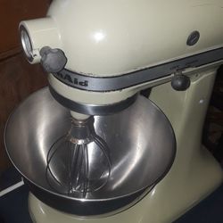 Older Kitchenaid Mixer: READ