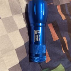 Very Good Condition, Flashlight’s