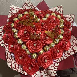 Corazon De Flores Eternas Con Chocolates Y Luces