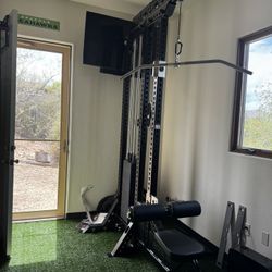 ROGUE GYM  EQUIPMENT 