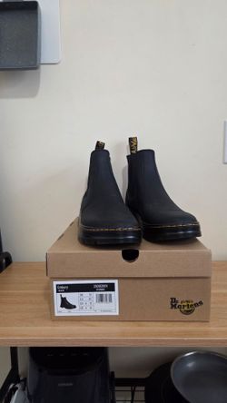 Dr. Martens Embury Size 11