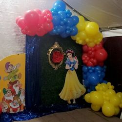 Snow White Birthday Party Decor