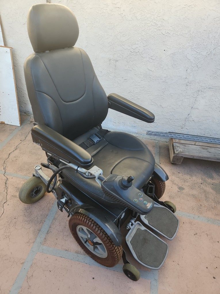 Electric Wheelchair 