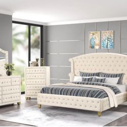 Queen Bedroom Set / Includes: Dresser,mirror, bed frame and nightstand.
