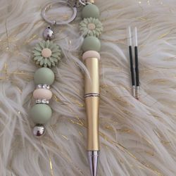 Green Daisies Pen And Keychain Set