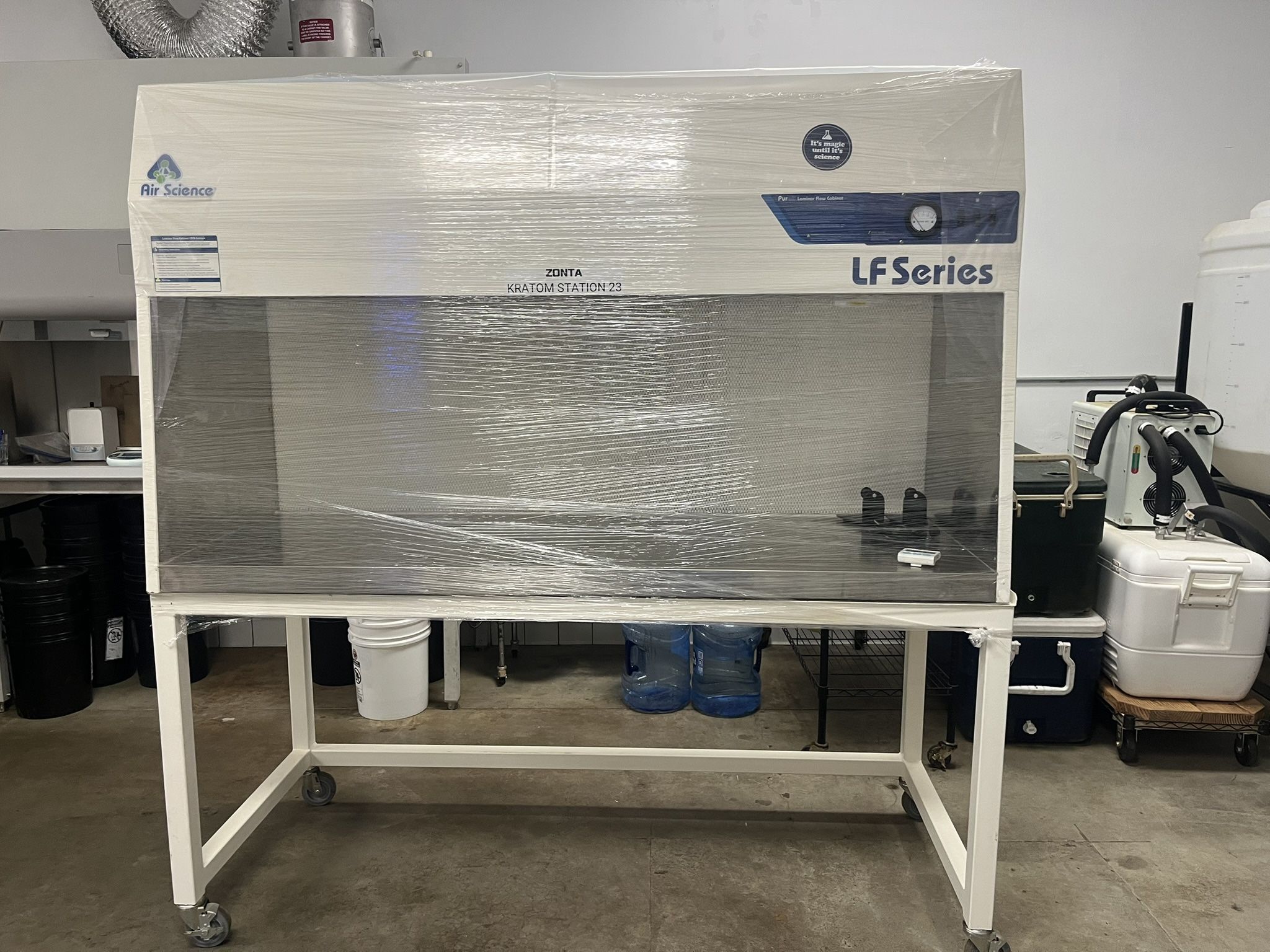 Laminar flow cabinet Or Clean bench