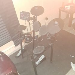 Yamaha Electric Drum Set