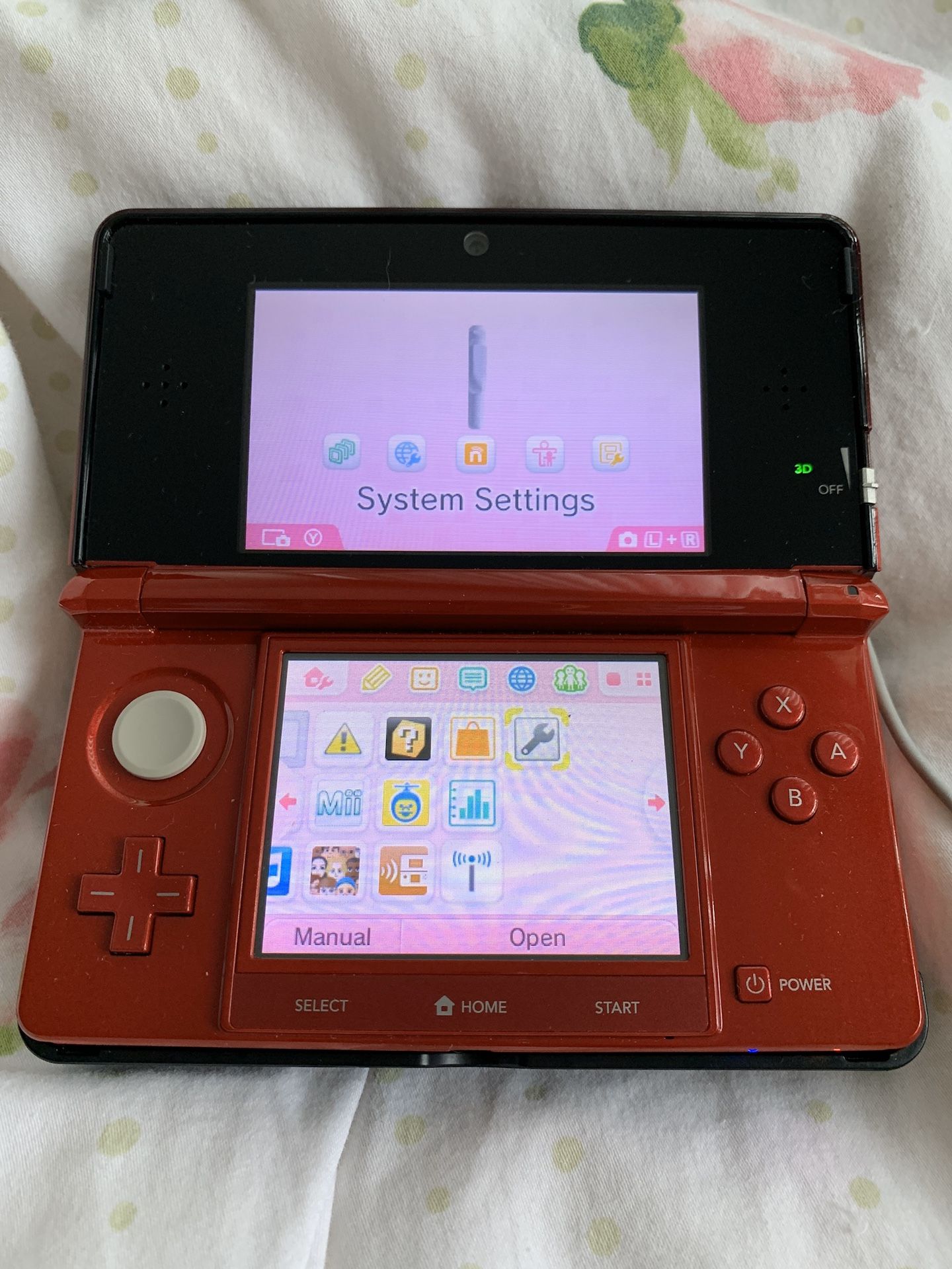 Nintendo 3DS w/Game Bundle