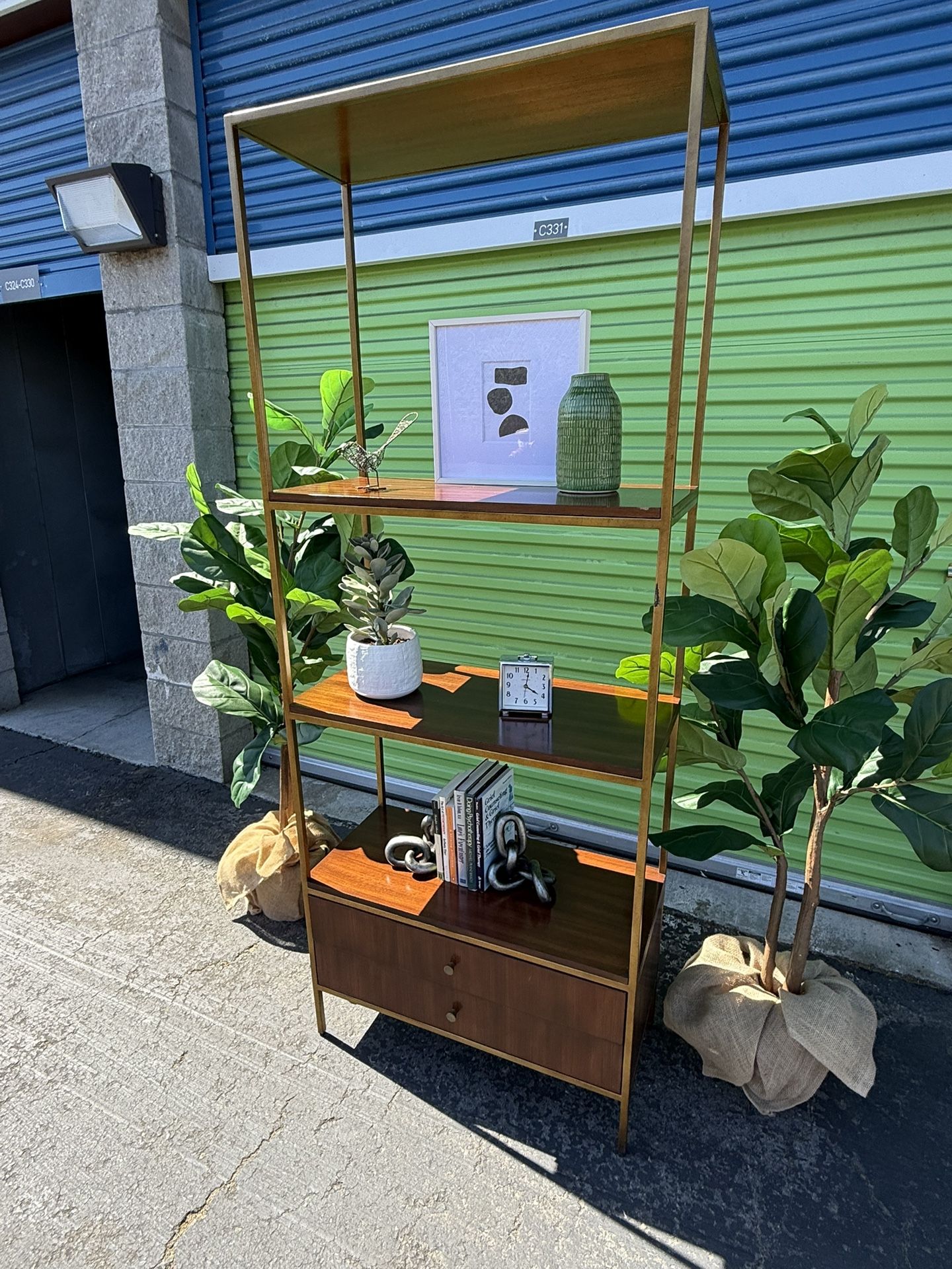 Sonder Living Copeland Tower, Has a small chip, price is reduced accordingly