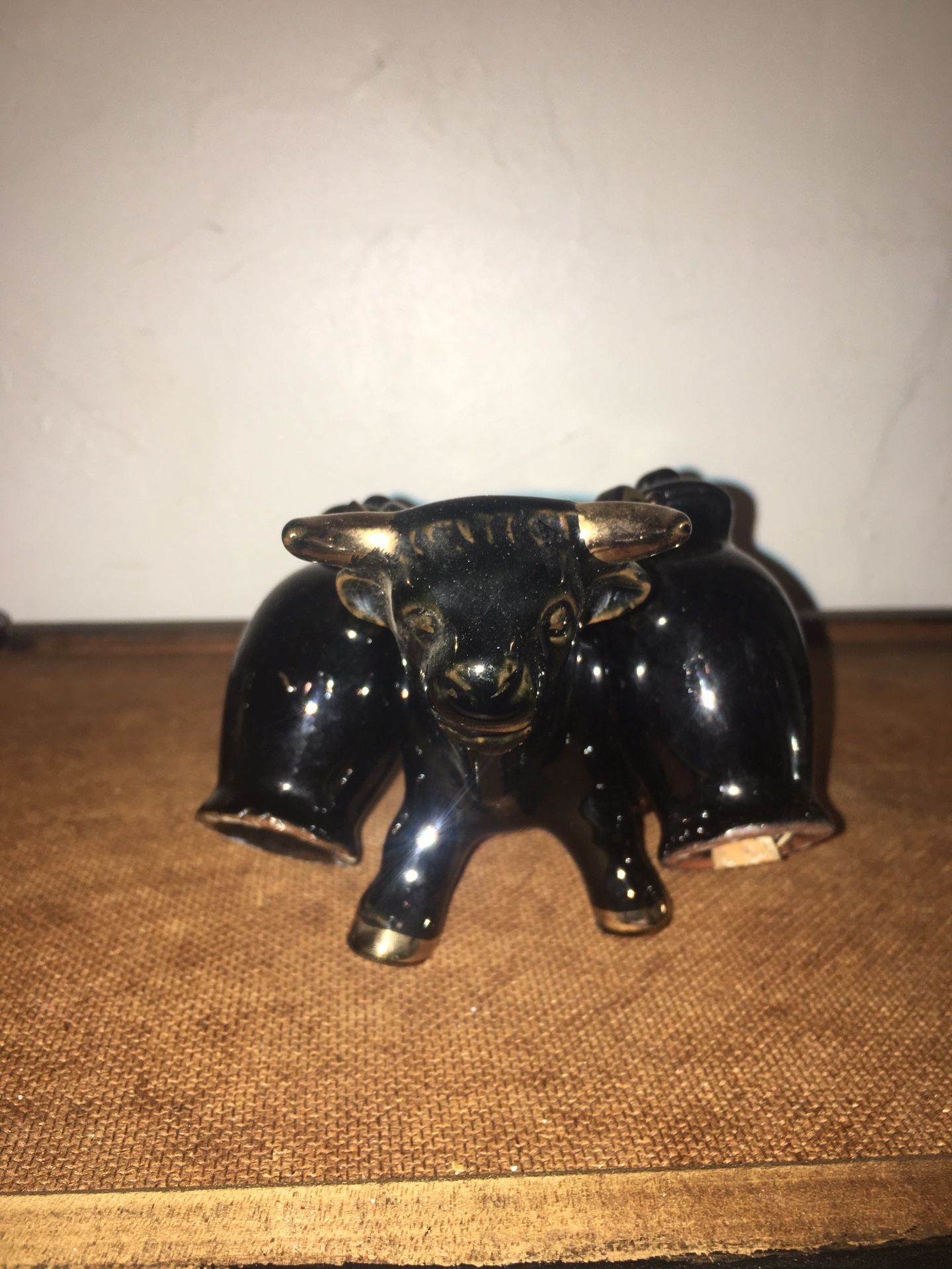 Vintage Bulls Carrying Salt And Pepper Shakers