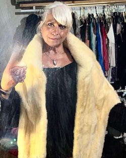 Blonde mink stole