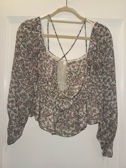 ASTR The Label Floral Open Back Peasant Blouse – Size Small (S)