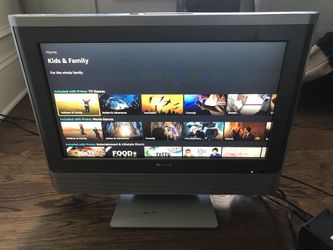 Flat Toshiba 20 inch LCD HD Widescreen TV