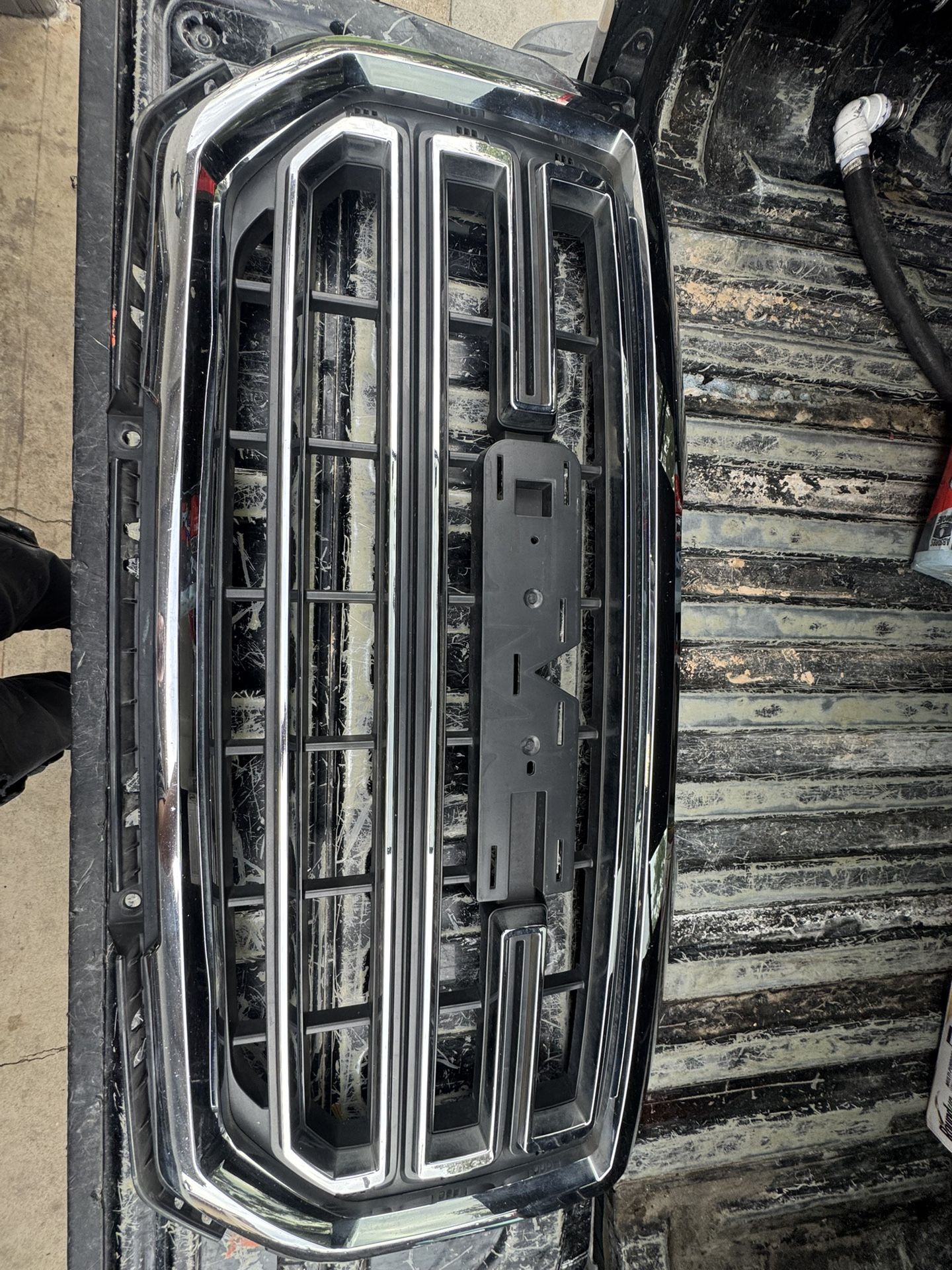 Oem GMC Grill 2014-2018