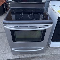 Kenmore Electric Stove W / Convention Oven 