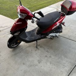 Ascend R2 Scooter 