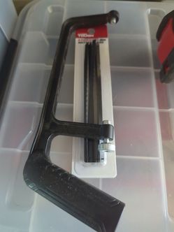 Small hand saw with blades