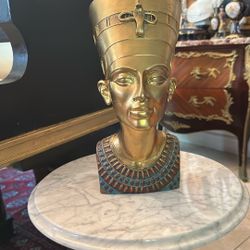 Queen Nefertiti Gold
