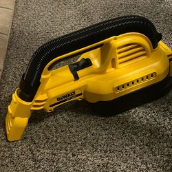 DEWALT 20V MAX Cordless 1/2 Gal. Wet/Dry Portable Vacuum (Tool Only)
