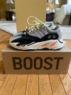 Yeezy 700 Wave Runner Size 8.5
