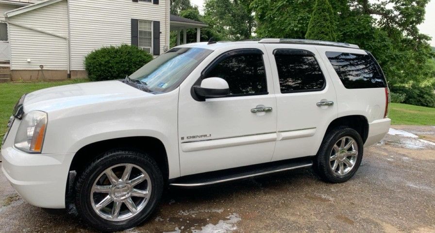 2008 GMC Yukon Denali Sport