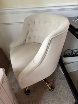 Elegant cream/tan office chair