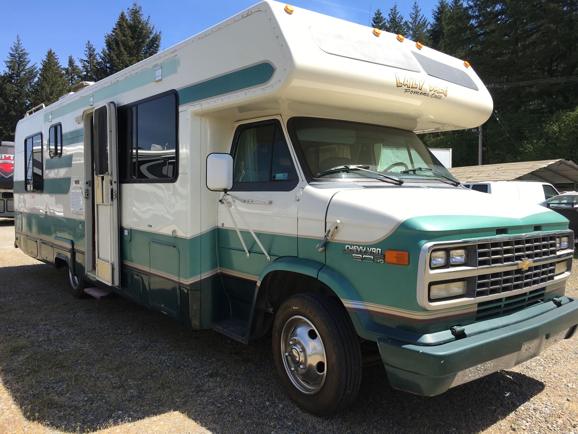 1994 Lazy Daze 30’ motorhome class c