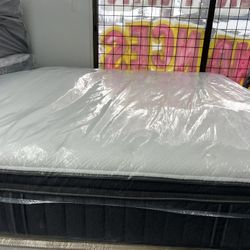 KING SIZE STEARNS & FOSTER ESTATE PILLOW TOP MATTRESS & BOX SPRINGS BED SET 