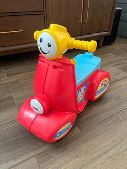 Fisher-Price Laugh & Learn Smart Stages Scooter