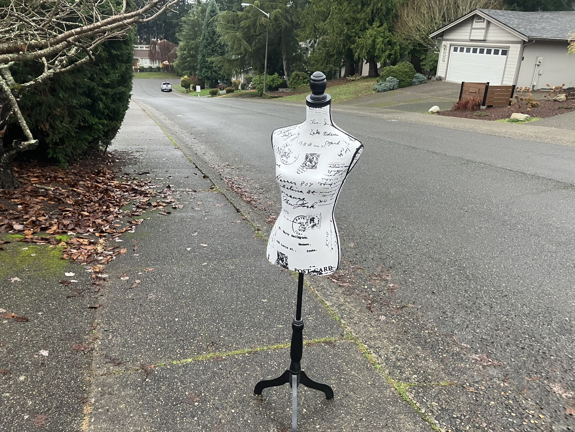 Female Mannequin in Good Condition Height Adjustable