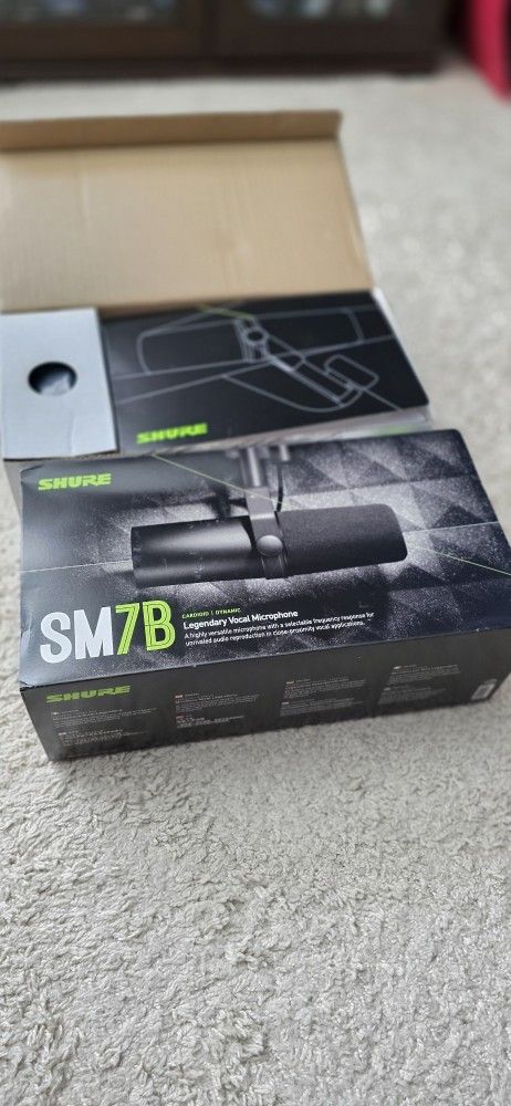 SM7B SHURE Professional Microphone