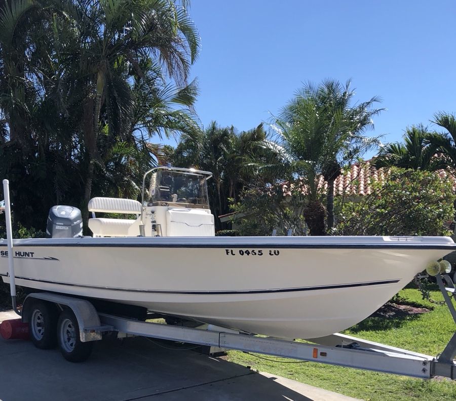 22’ Sea Hunt Navigator w aluminum trailer
