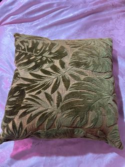 Green Tropical Leaf Velvet Throw Pillow