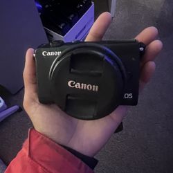 Canon M100 + Camera Bag